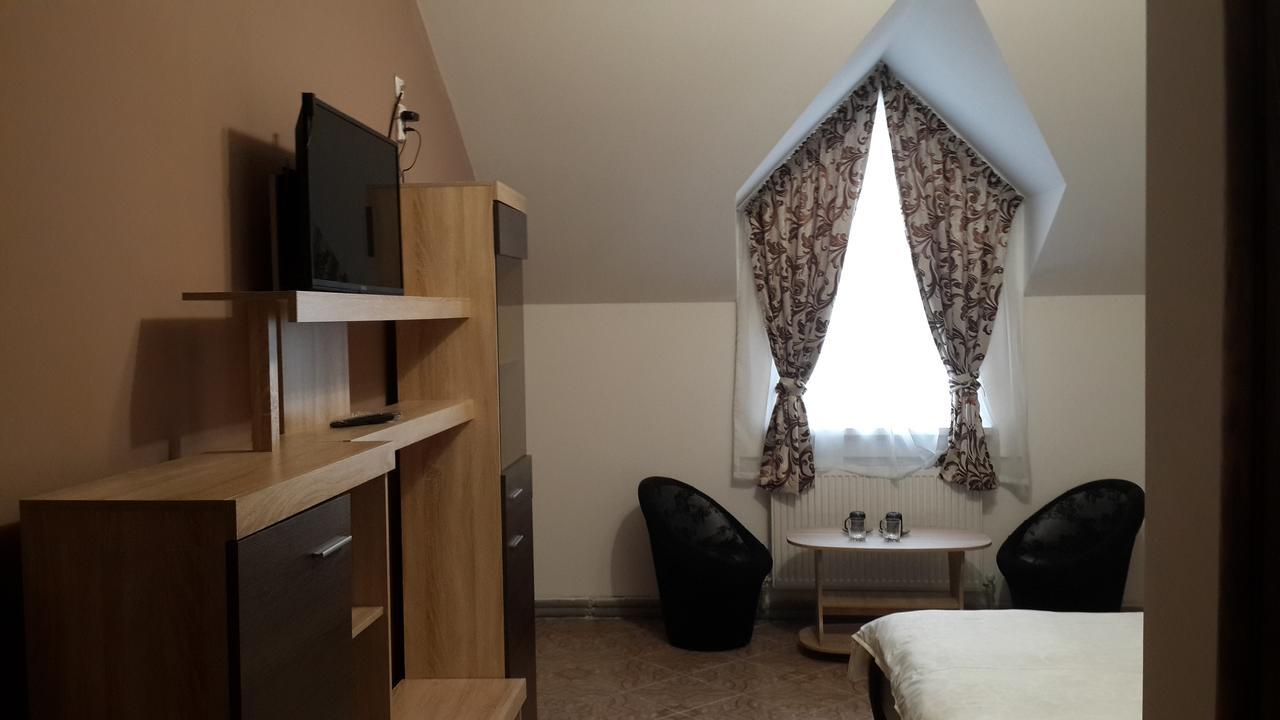 Hotel Dnipro Extérieur photo